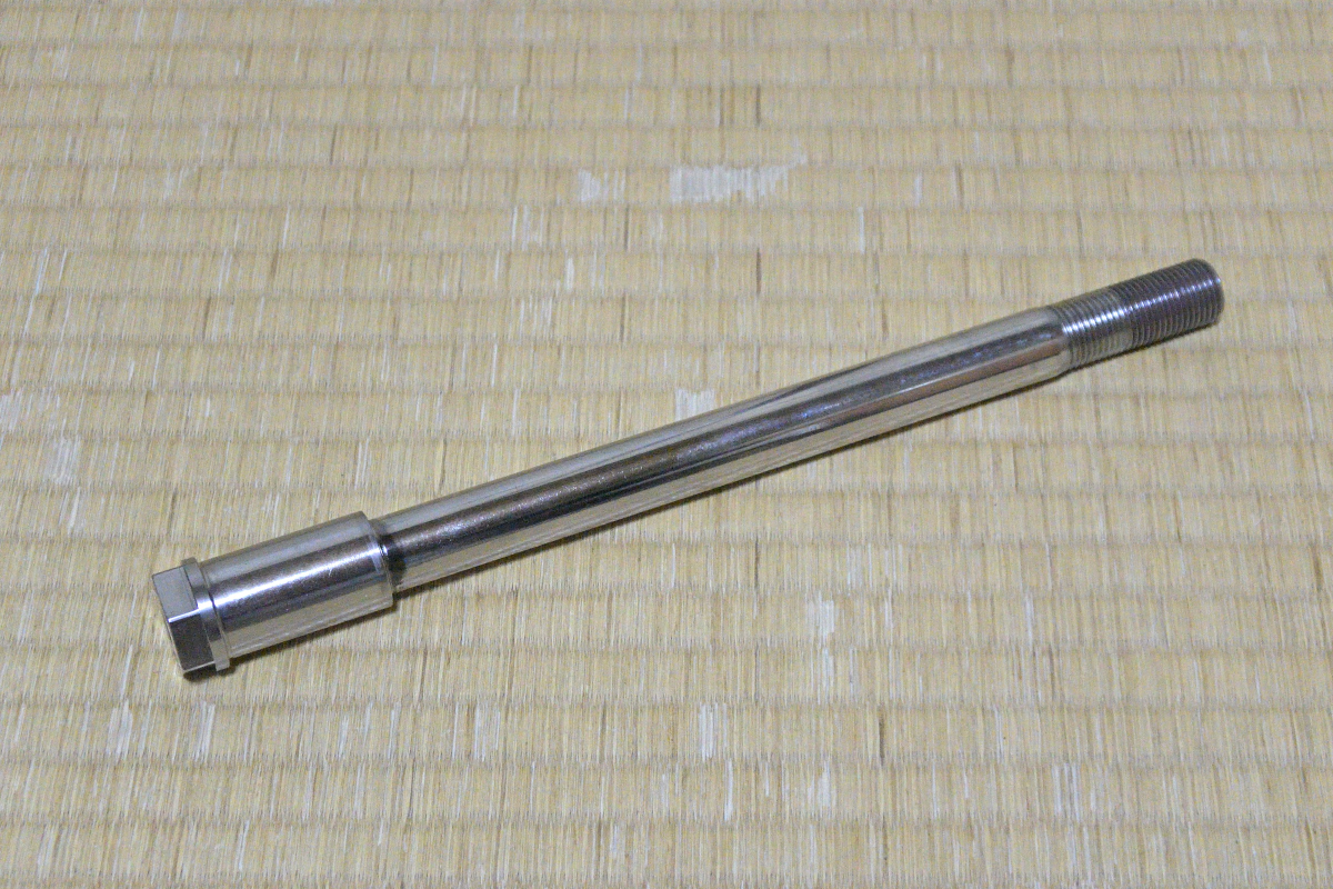 ひとし様用　シャフト ZX-14RやNinjaH2SXのカスタムに！カワサキ車向けフロントナット