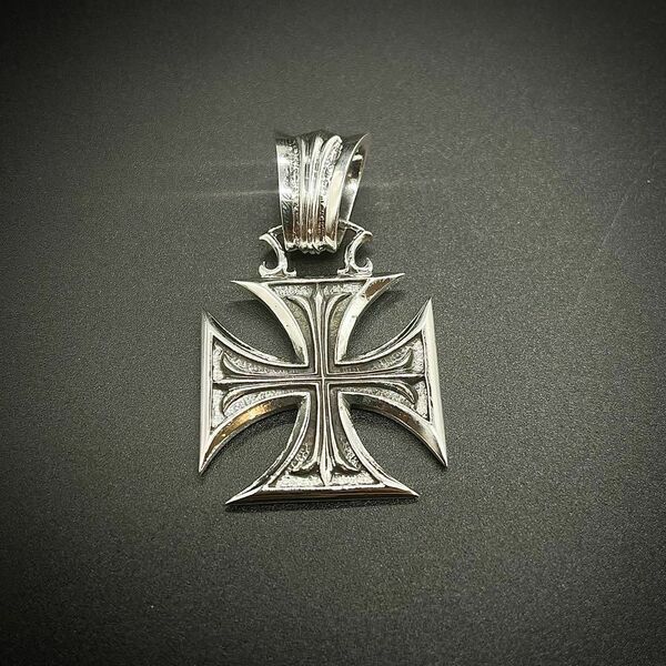 アイアンクロス ペンダントトップ シルバー925 ネックレス 彫金美 925刻印 silver025 クロス 十字架 メンズ アクセサリー 重厚感 チャーム