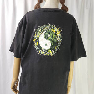 90s USA製 used Lサイズ T&C Surf Designs タウン&カントリー タウカン 半袖Tシャツ 陰陽 黒(ブラック)系 古着 オールドサーフ フェード