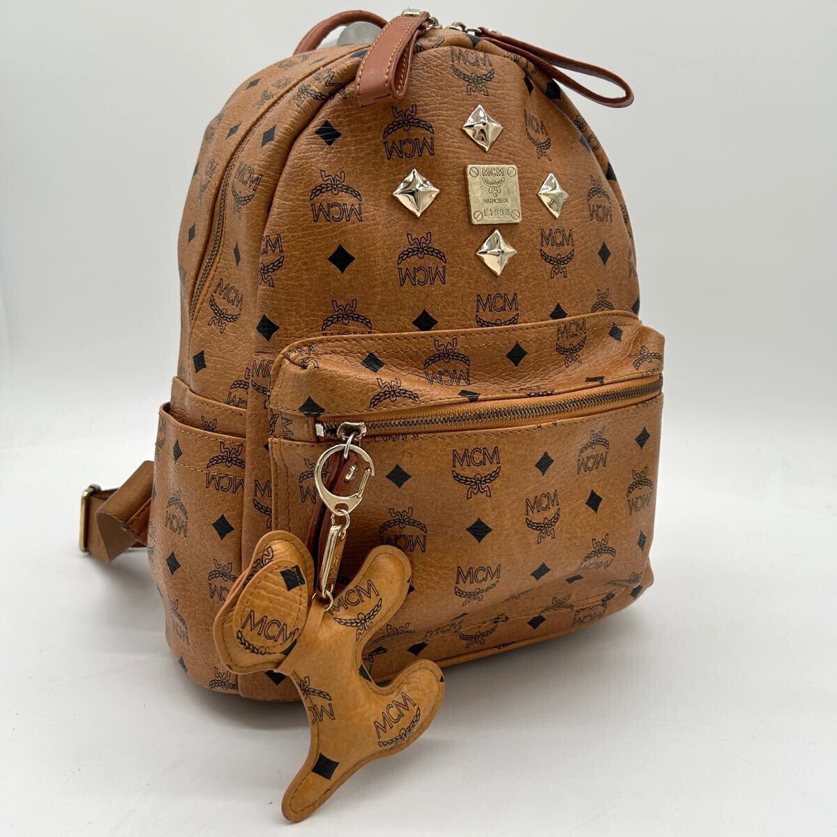 MCM ブラウン リュック バッグ チャーム付き Yahoo!オークション -「mcm リュック ブラウン」の落札相場