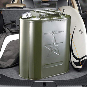 【通気穴付きで逆流を防ぎ安全性をさらに強化】 ガソリン携行缶 小型 携帯用 防災 燃料タンク アウトドア 縦型 鉄 安全給油缶
