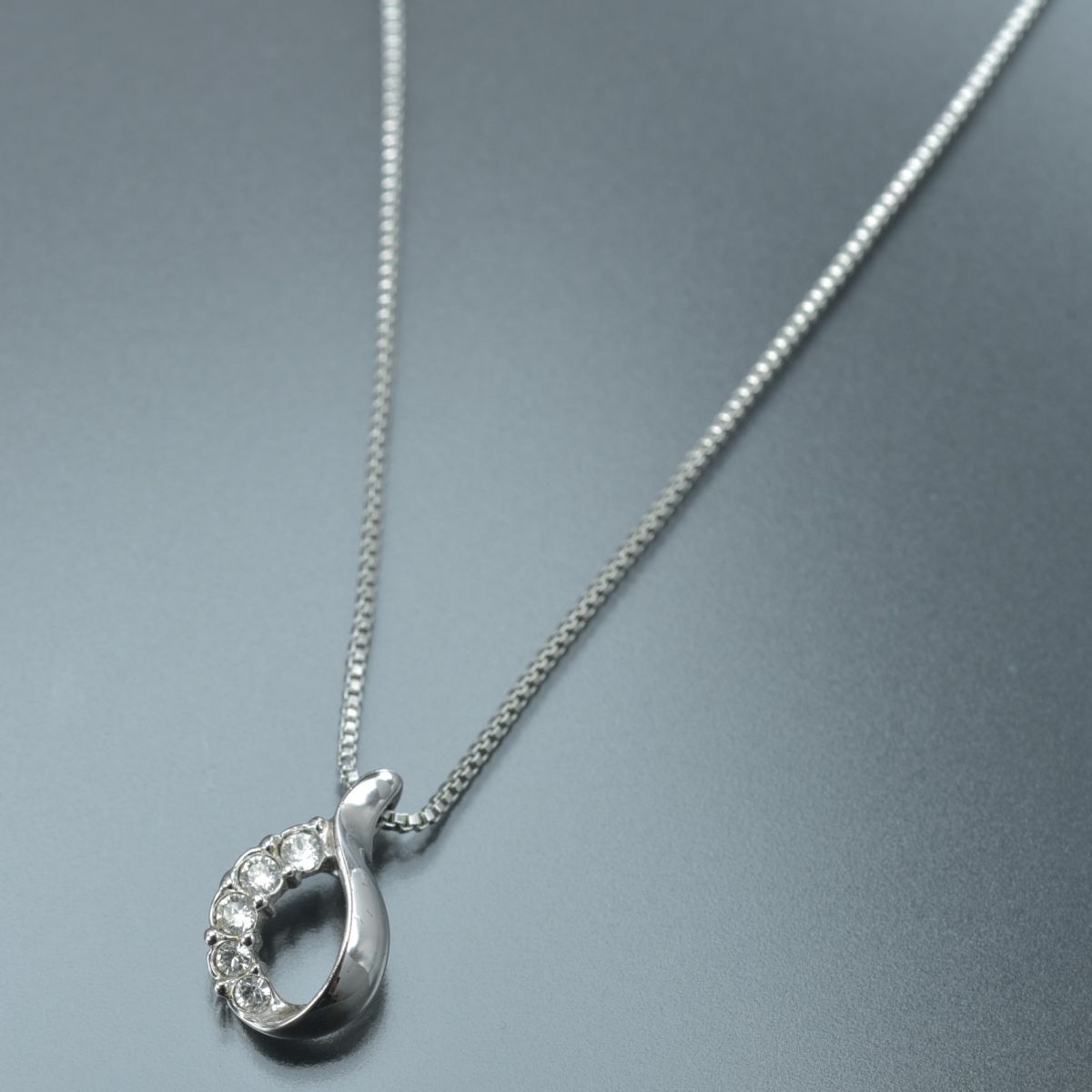 美品 ヴァンドームブティック ネックレス シルバー ラインストーン しずく ドロ