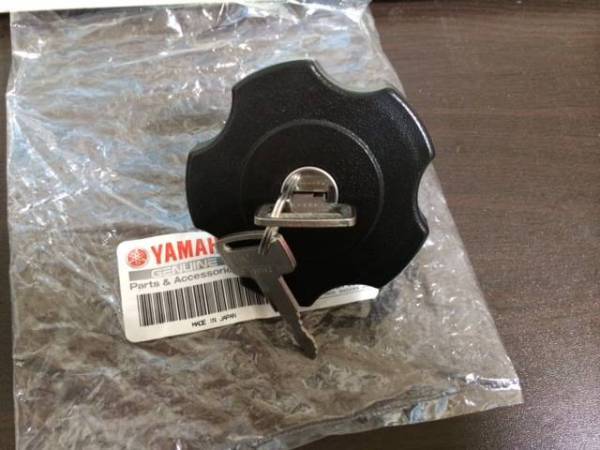RZ250 4L3 タンクキャップ 新品即決 RZ350 ヤマハ純正 (鍵付き)YSP 外装 タンクロック 燃料タンク フューエルタンク ガソリンタンク
