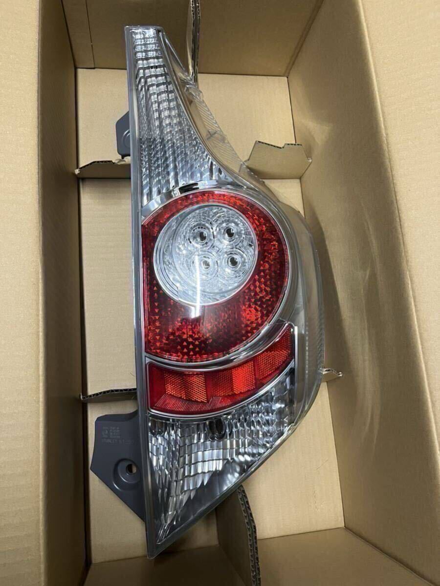 【美品】NHP10 アクア 運転席側(右)テールランプ Yahoo!オークション -「nhp10 アクア テールランプ 右」の落札