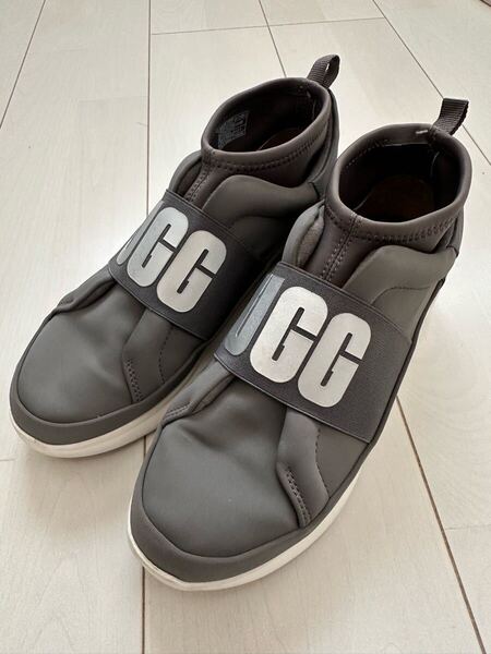 ★送料無料 UGG アグ スニーカー 厚底スリッポン 23.5㎝