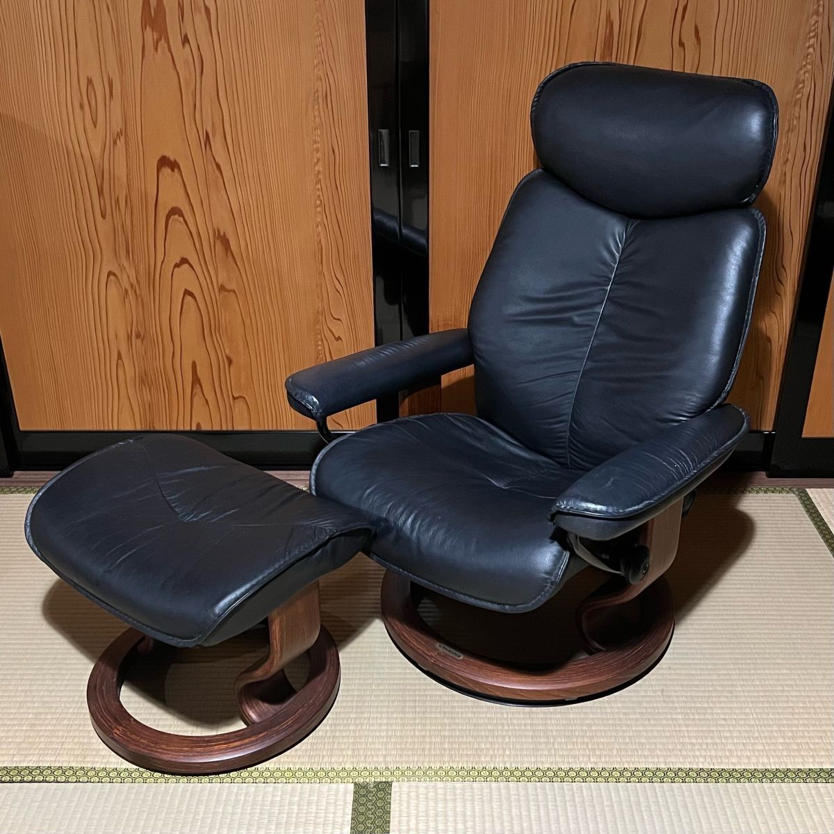 美品 EKORNES オットマン レザー スツール 黒 2025年最新】Yahoo!オークション -エコーネスオットマンの中古品