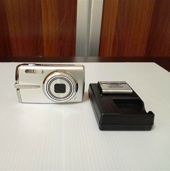 デジカメ OLYMPUS μ1020 オリンパス ミュー シルバー【動作確認済】 デジカメ OLYMPUS μ1020 オリンパス ミュー シルバー【動作確認