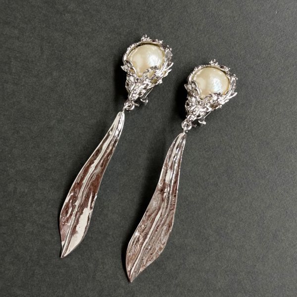 Yahoo!オークション -「yves saint laurent イヤリング」の落札