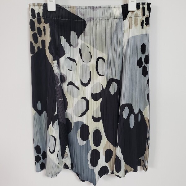 イッセイミヤケ ISSEY MIYAKE サイズ5 プリーツプリーズ PLEATS PLEASE キュロット