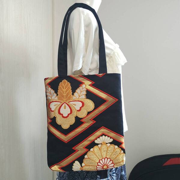 送料無料★着物帯リメイク★金糸銀糸の桐菊紋刺繍 正絹トートバッグ