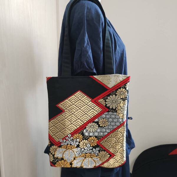 送料無料★着物帯リメイク★金糸銀糸の桐菊刺繍 トートバッグ黒