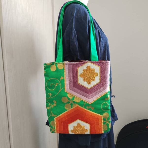 送料無料★着物帯リメイク★金糸銀糸の花菱刺繍 正絹トートバッグ