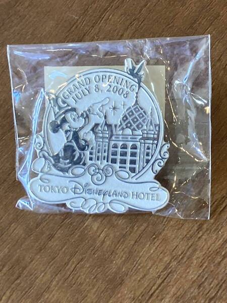 即決★レア【非売品】TDL 東京ディズニーランドホテル 開業 グランドオープニング キャスト 限定 ピンバッジ ミッキーマウス シルバー