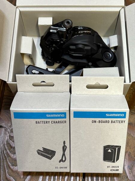 送料込み 新品 箱入『シマノ GRX 電動 無線di2 リアディレイラー RD-RX827-SGS 1×12S バッテリー/充電器付き3点セット』