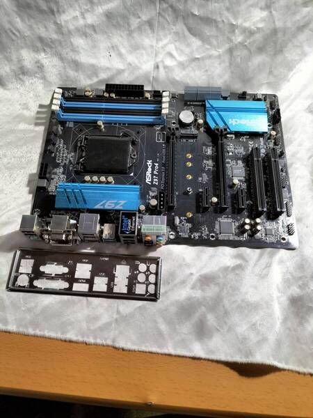 ★ASROCK Z97 Pro4 LGA1150 Z97 ATXマザ●マザーボード