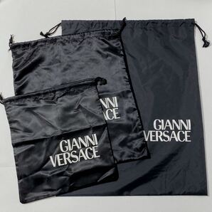 ジャンニ・ヴェルサーチ「GIANNI VERSACE」バッグ保存袋 3枚組 (4968) 正規品 付属品 内袋 布袋 巾着袋 ブラック ナイロン生地