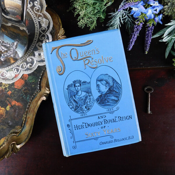 *+ 19世紀 ヴィクトリア女王の功績 古書 英国の古書 アンティークブック ヴィンテージ本 洋書 骨董 イギリス王室