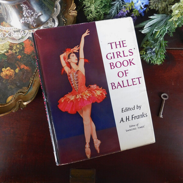 *゜レア *+ 1962年 バレエダンスの文化史・バレリーナの紹介 可愛らしいヴィンテージ本 古書 アンティークブック 洋書 バレリーナ