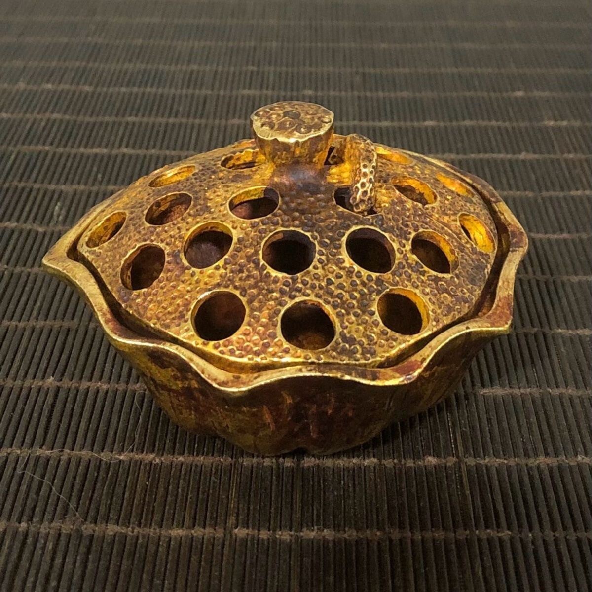 香炉 銅製 古銅 鍍金 金象嵌 宣徳年製 時代 古玩 当時物 旧家 蔵出 骨董品 Yahoo!オークション -「大明宣徳 香炉」の落札相場・落札価格
