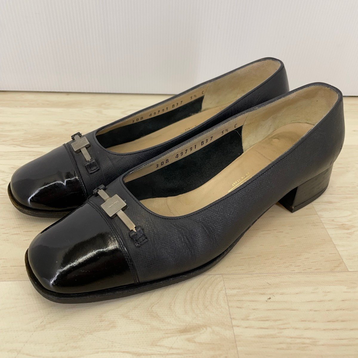 【試し履き程度】フェラガモ 22.5㎝ パンプス ローファー 黒 ブラック 2025年最新】Yahoo!オークション -フェラガモ 靴 22.5の中古品