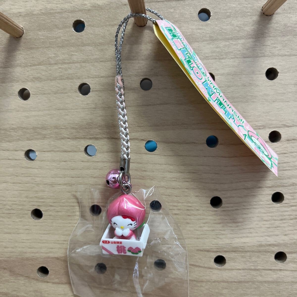 梅❤️キティ 茨城 根付け ストラップ 4個 まとめ売り ご当地 レア 赤 ピンク 梅❤️キティ 茨城 根付け ストラップ 4個 まとめ売り ご当地