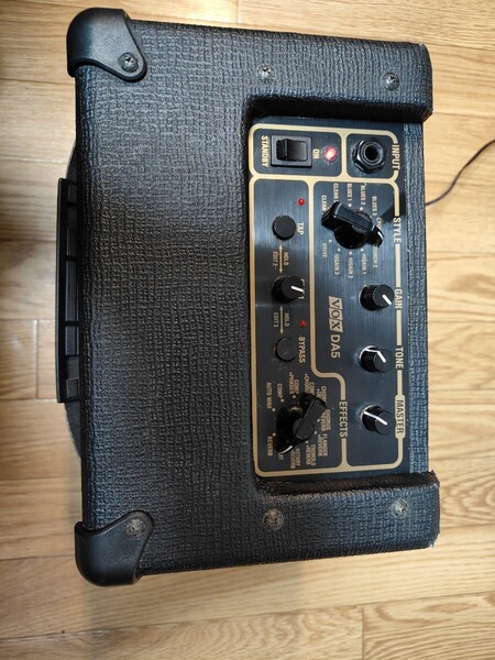VOX DA5 アンプ 0.5〜5w アッテネータ出力切替 電池式&ACアダプター式 mic入力 aux入力