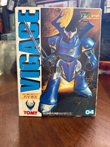 TOMY トミー 装甲巨神ズィーナイト Z-KNIGHT Zナイト04 MA06C カルド軍メタルフット バイガス VIGACE 電動2足歩行!腕を振る!