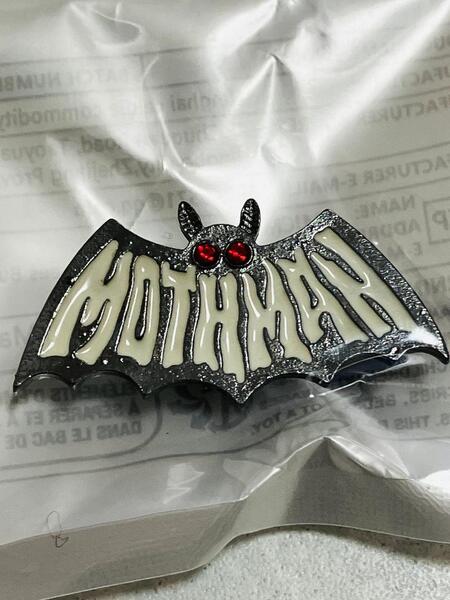 新品 送無★☆ピンバッジ アメリカ UMA MOTHMAN★モスマン 未確認生命体☆★カワイイ オシャレ UFO 蛾人間 ムー/b