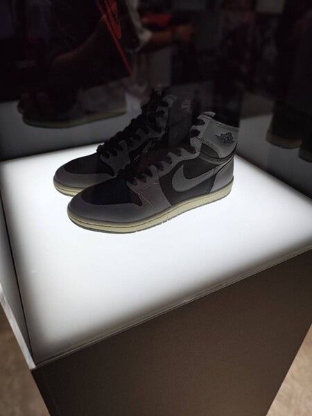 ナイキ エア ジョーダン1 1985 High “Reverse Shadow” Nike Jordan '85 リバースシャドウエア ジョーダン 1 27cm パンフ付き