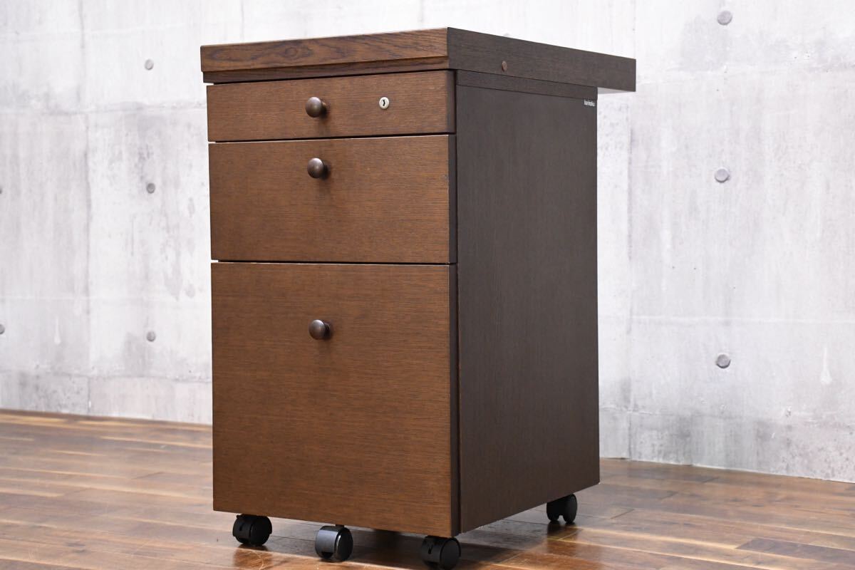 美品・カリモク・karimoku 脇机・木製ワゴン ミディアムブラウン 高級karimoku カリモク 学習机 幅110cm 勉強机 勉強デスク 木製
