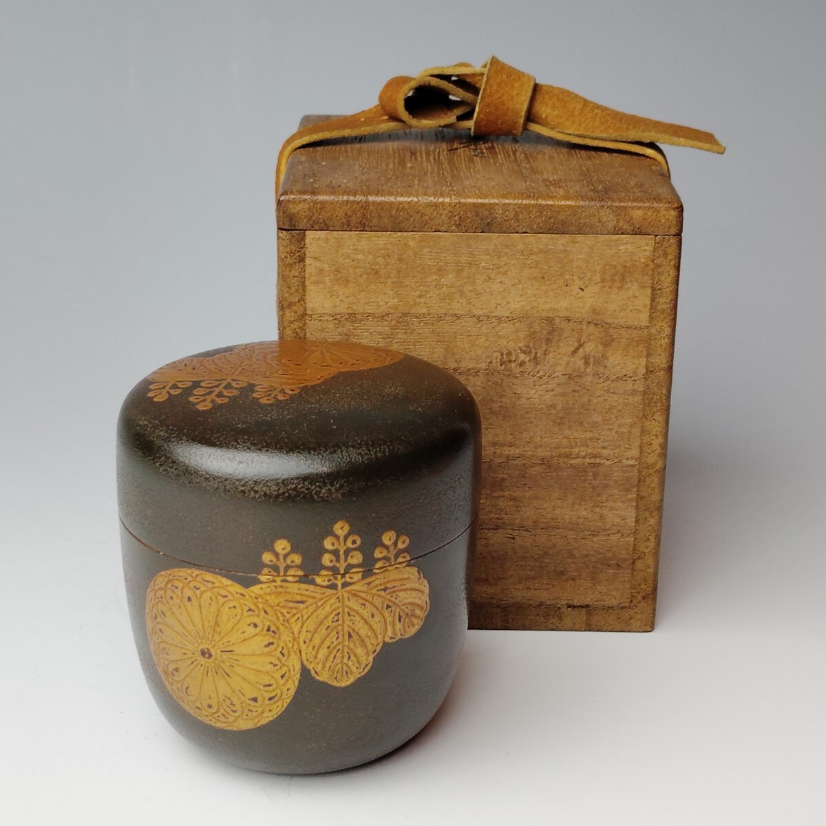 千家十職名工 中村宗哲 唐草蒔絵 面取雪吹/共箱 仕覆/茶道具 薄茶器 Yahoo!オークション -「中村宗哲 棗」(漆芸) (工芸品)の落札相場