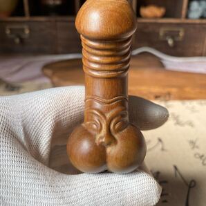 送料無料 高級木材 緑檀木彫り 古美術 縁起物 根付 女性器 女陰 春画 子宝 男根 高級木彫り 高さ8.5cm 置物 オブジェ 民芸品