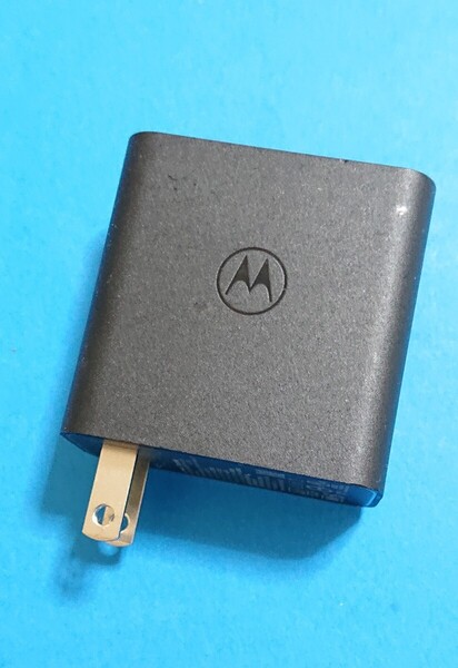 送無即 Motorola モトローラ 純正 125W Turbo Power QC3.0 GaN 急速充電 充電器 ACアダプタ MC-1251 Type-C 6.5A 管12