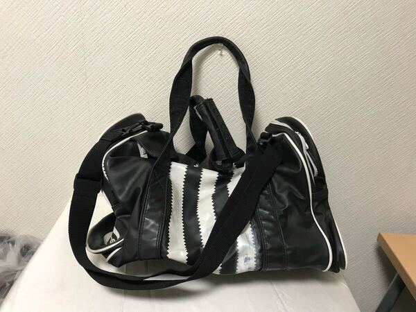 本物アディダスadidasナイロンコーティングボストン2WAYショルダースポーツバッグジムビジネスバックメンズレディースゴルフ旅行黒ブラック