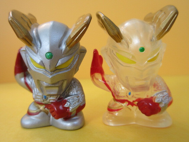 ウルトラマン　指人形　ソフビ101体＋2機　まとめ売り ウルトラマン 指人形 47体＋おまけ2体 セットの通販 by ライト's