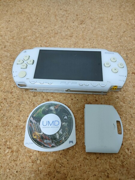 【ジャンク品、起動確認済】PSP 1000 セラミックホワイト モンスターハンターポータブル2ndG付 172
