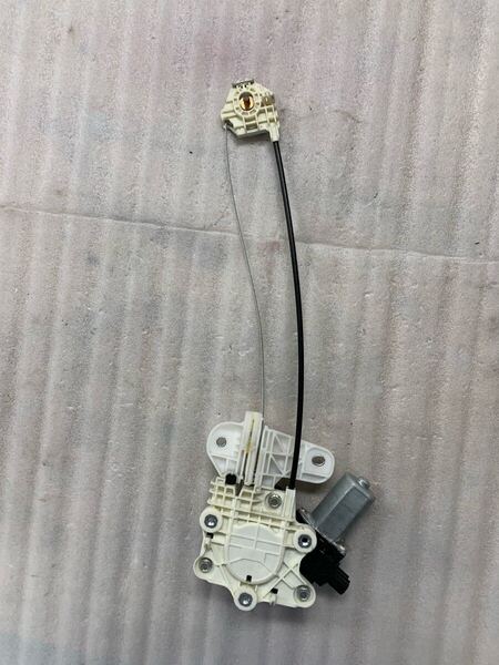 N-BOX JF1左スライドドアレギュレーターモーター(送料無料)