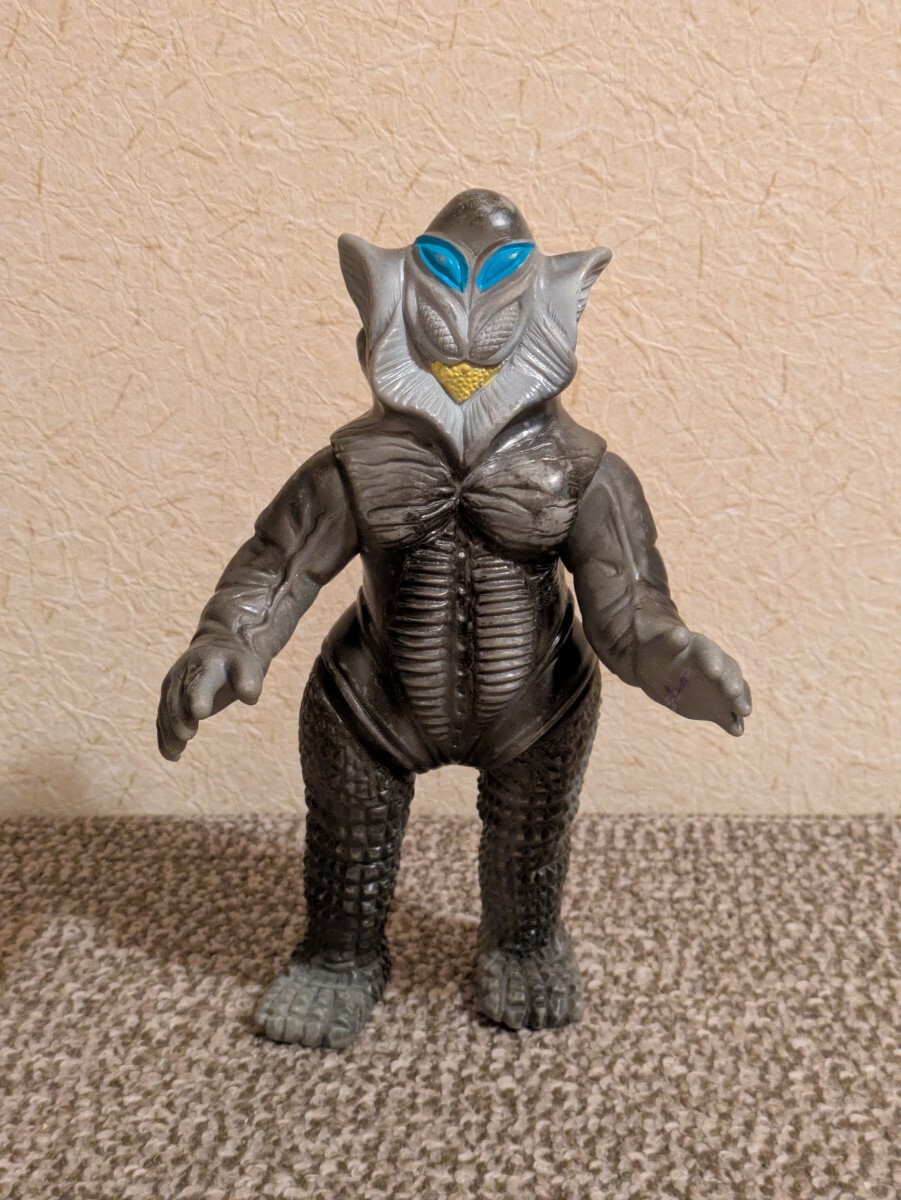 メフィラス星人「ウルトラマン」登場宇宙人(ブルマァク復刻)ソフビフィギュア Yahoo!オークション -「メフィラス星人」(ソフビ) (ビンテージ
