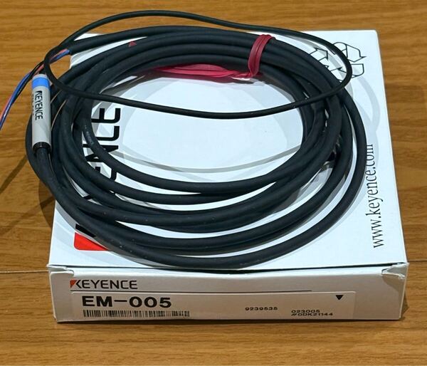 未使用)KEYENCE/キーエンス EM-005 アンプ中継型近接センサ シールドタイプ