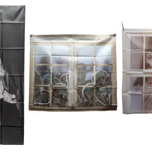 お化け屋敷 小道具 ハロウィン 飾り 壁掛け 廃墟を守る少女 迫りくる大群 こっち見てるよ恐子さん 3枚セット お化け ゾンビ 幽霊 肝試し