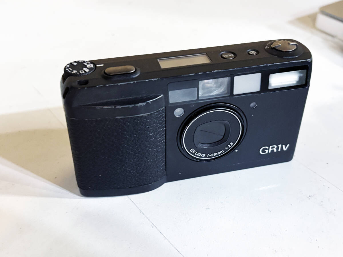 【訳あり】RICOH GR1V コンパクトフィルムカメラ 動作確認済 Yahoo!オークション -「ricoh gr1v」の落札相場・落札価格