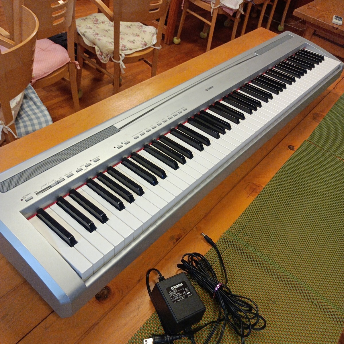 電子ピアノ【 YAMAHA P-85 】フットペダル+椅子付 引取希望(大阪) Yahoo!オークション -「yamaha p-85」の落札相場・落札価格