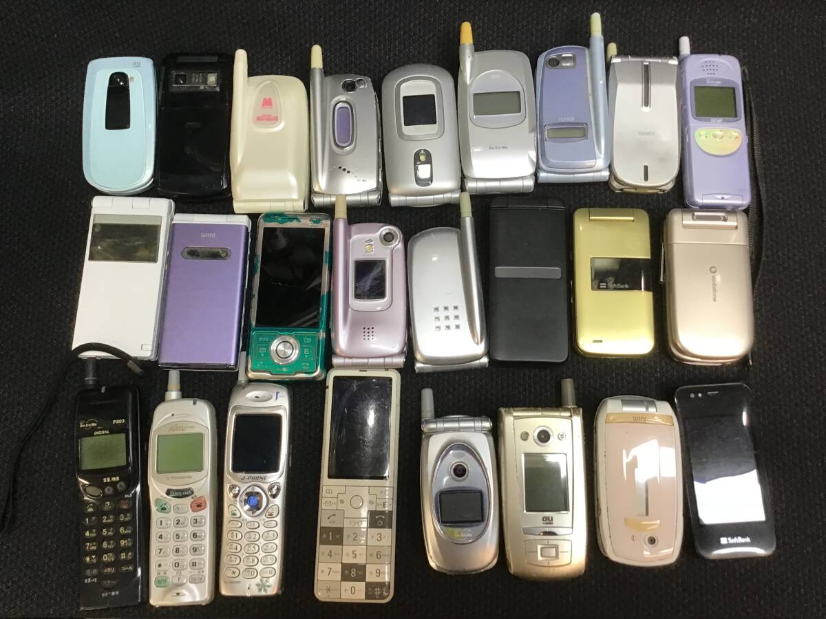 【ジャンク】まとめて32個 ガラケー 携帯電話 折りたたみ パカパカ 部品取り Yahoo!オークション -「ジャンク ガラケー まとめ」の落札相場