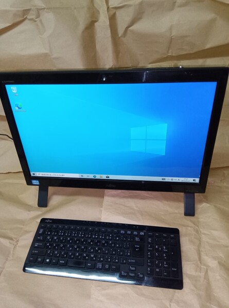 富士通 FMV ESPRIMO FHシリーズ WF1/S FMVWSF1S 一体型ディスプレイ ワイヤレスキーボード アダプタ付属 core i3 メモリ8GB 21.5大画面