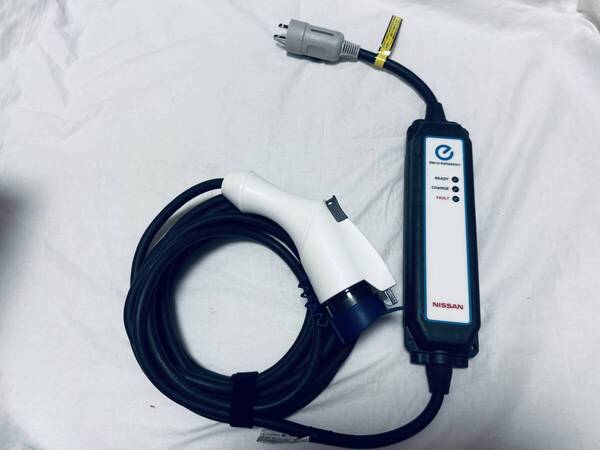 送料無料 日産リーフ充電ケーブル3NK5E 7.5m ⑤