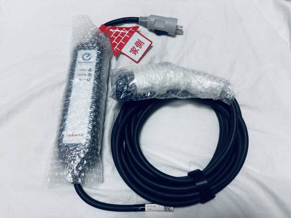 美品 日産リーフ充電ケーブル3NK5E ⑤
