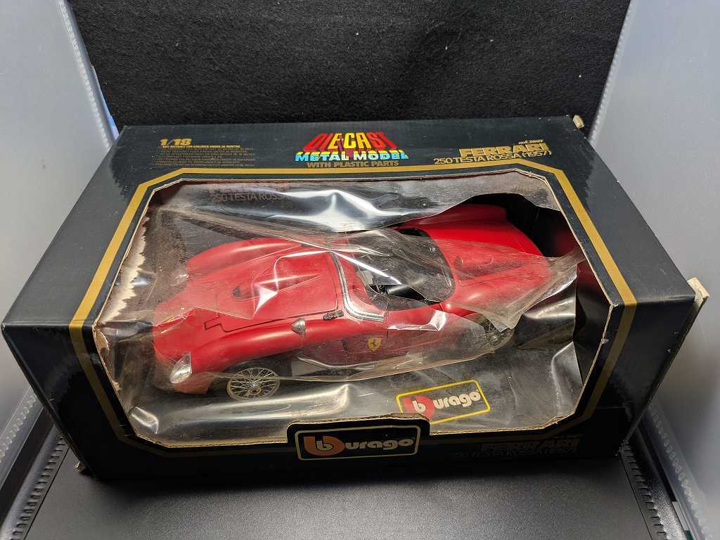 Yahoo!オークション -「1／18 フェラーリ テスタロッサ」の落札