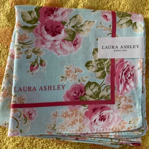 LAURA ASHLEY ローラアシュレイ ハンカチ薔薇柄5050