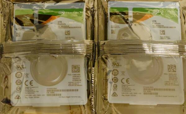 SEAGATE内蔵SSHD FireCuda 2TB x2=4TB高速フラッシュメモリ8GB★ST2000LX001堅牢5400rpm高耐久 高速128MBキャッシュ 7mm厚2.5インチSATA600