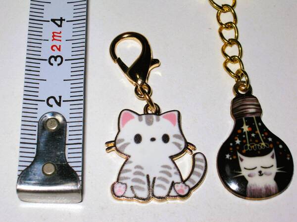 【にゃんこ キーリング 2個セット】猫 ネコ アクセサリー バッグチャーム キーホルダー メンズ レディース お洒落 癒やし 癒し 可愛い 小物